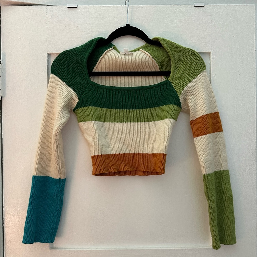 Cute crop knit top